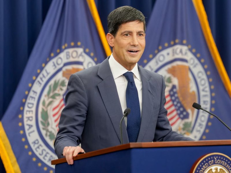 108323417-1781721367096-gettyimages-2281457811-WARSH_FOMC.jpeg
